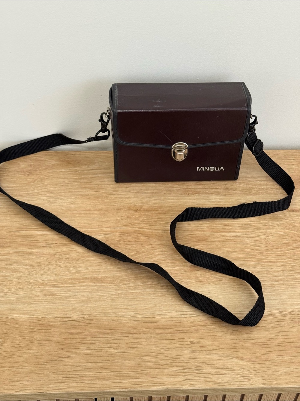Vintage Minolta Case — Retro Crossbody Shoulder Bag